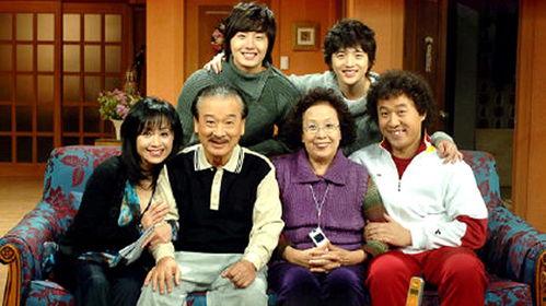 搞笑一家人剧本,搞笑一家人爆笑日常大揭秘